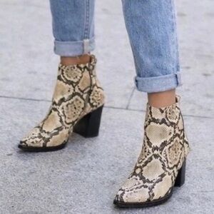 Market & Spruce Snakeskin Ankle Boots Chunky Block Heel Side Zip size 6.5 NEW